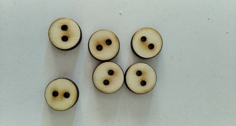 Set de 6 nasturi din lemn rotunde de 1,5cm