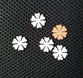 Set de 5 floricele din MDF alb 2cm