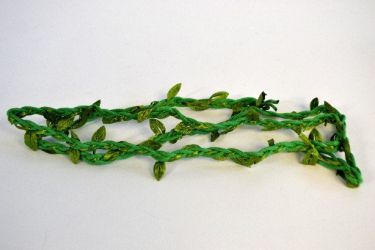 cordon iuta cerata verde cu frunze verzi